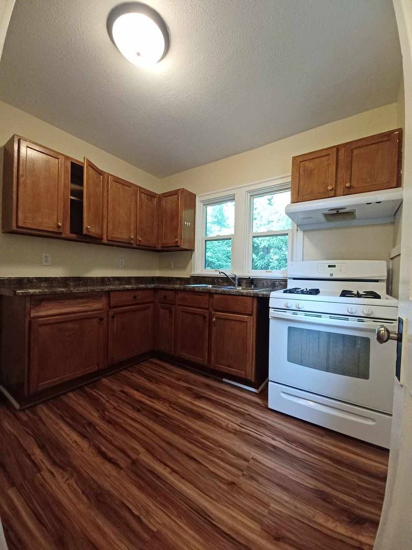 Rockford House: 803 N Winnebago St