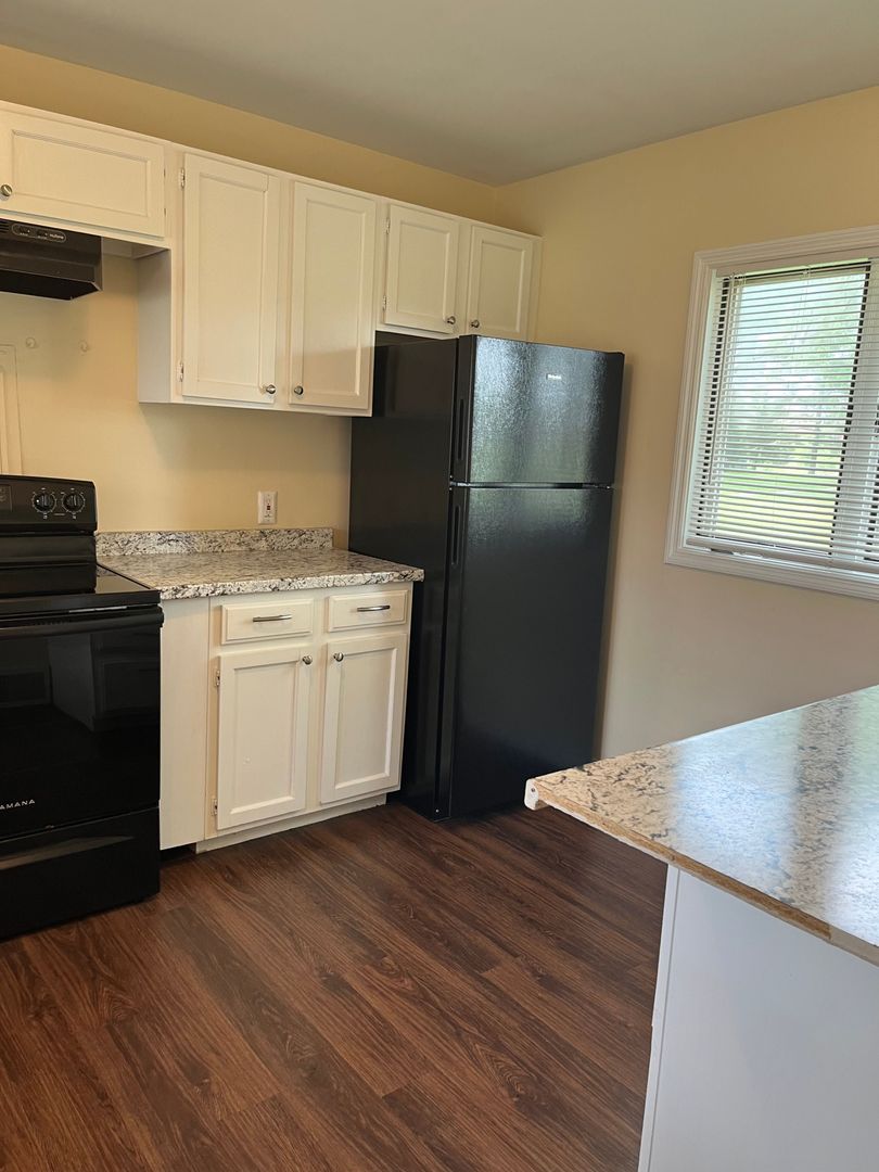 Rantoul Apartment: 701-749 Cantonment Ave
