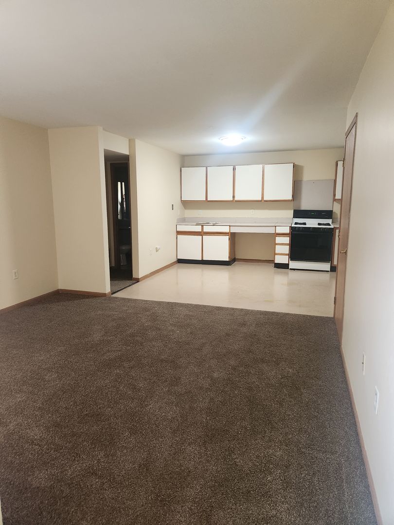 Rockford Apartment: 2723-2837 Silent Wood Trail