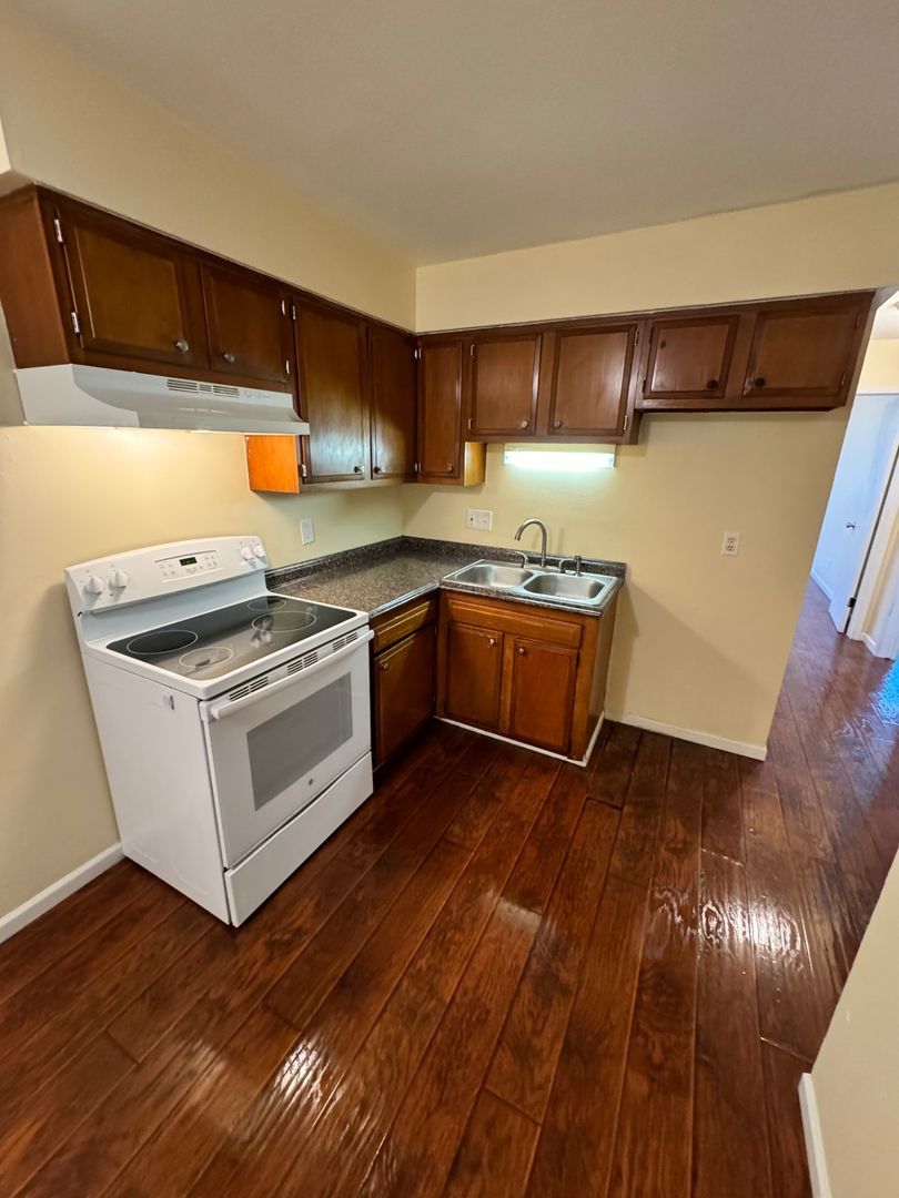 Rockford Apartment: 3124 Meriday Ln