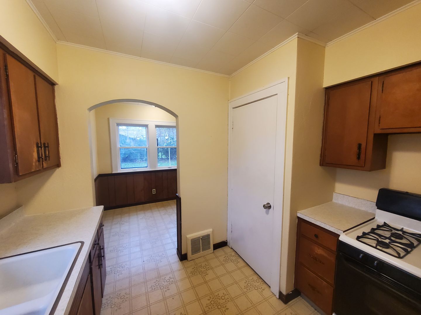 Rockford House: 1614 Pauline Ave