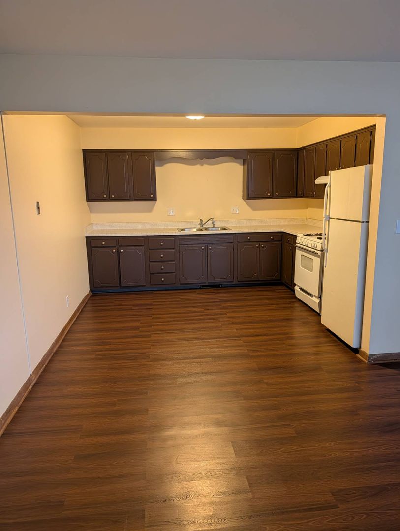 Rockford Apartment: 607 N 2nd St