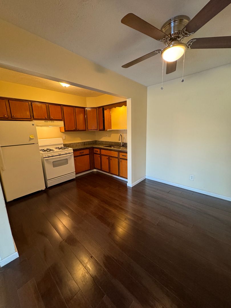 Rockford Apartment: 3627-3631 N Rockton Ave