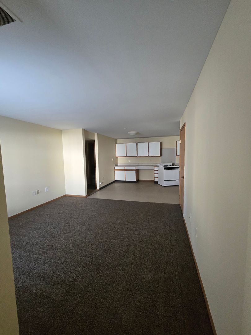 Rockford Apartment: 2723-2837 Silent Wood Trail