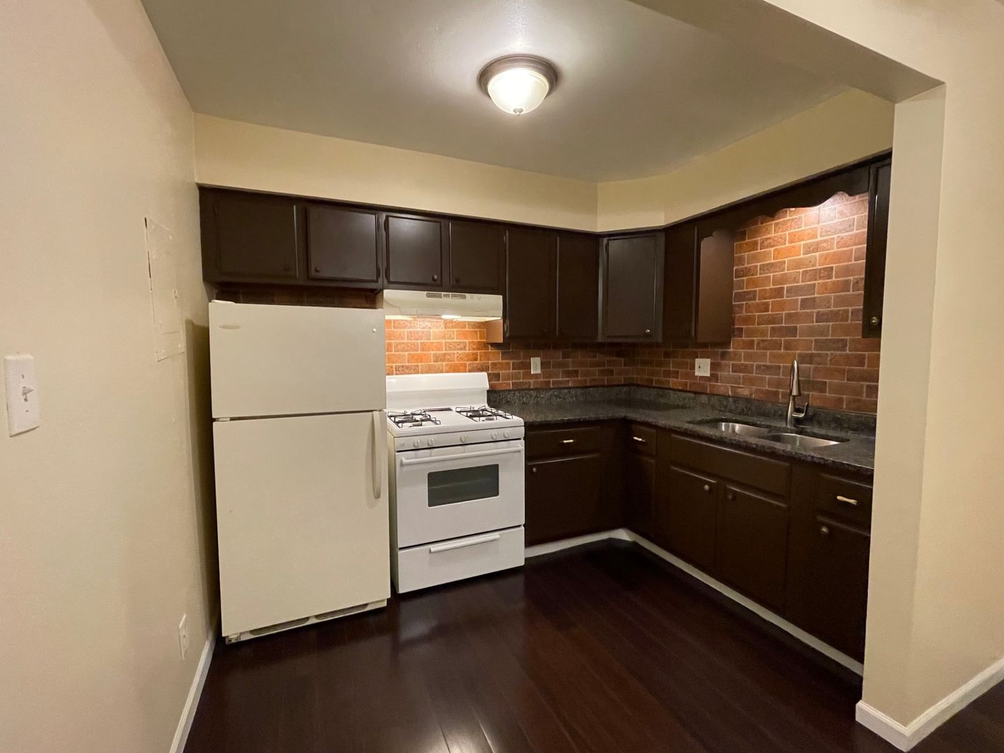 Rockford Apartment: 3627-3631 N Rockton Ave