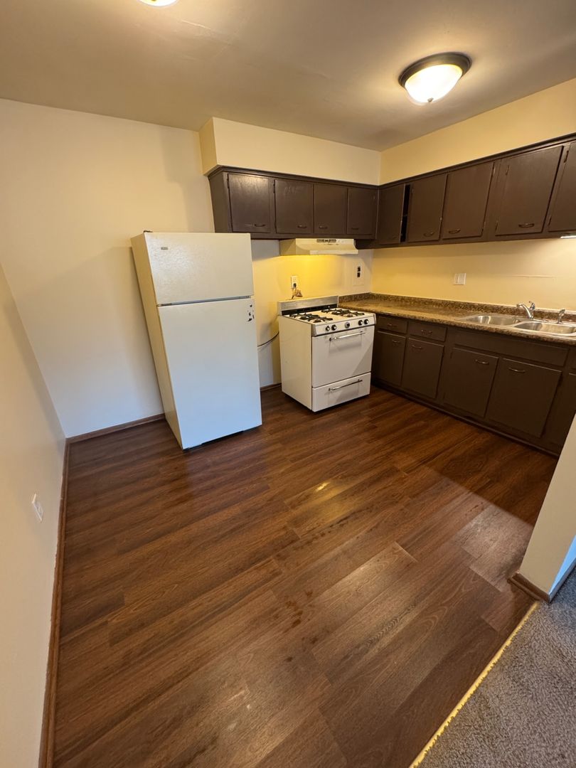 Rockford Apartment: 1020 N Main St