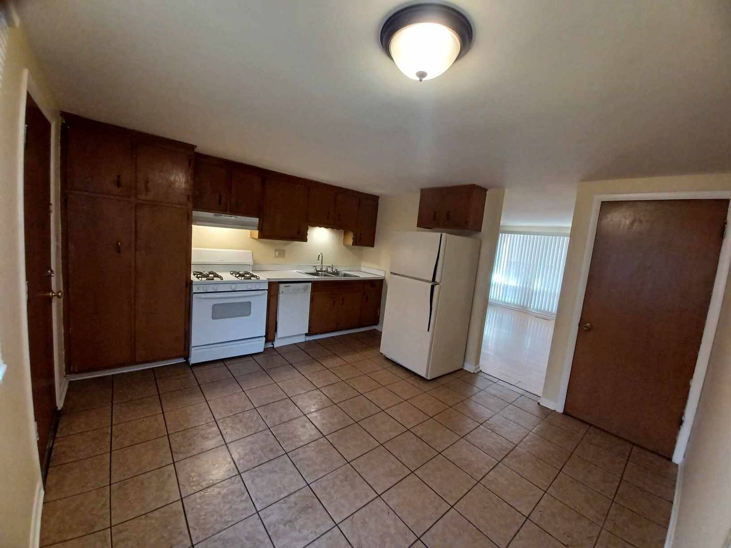 Rockford Apartment: 3902-3912 15th Ave