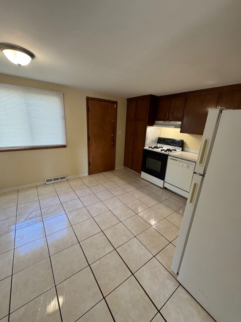 Rockford Apartment: 3902-3912 15th Ave