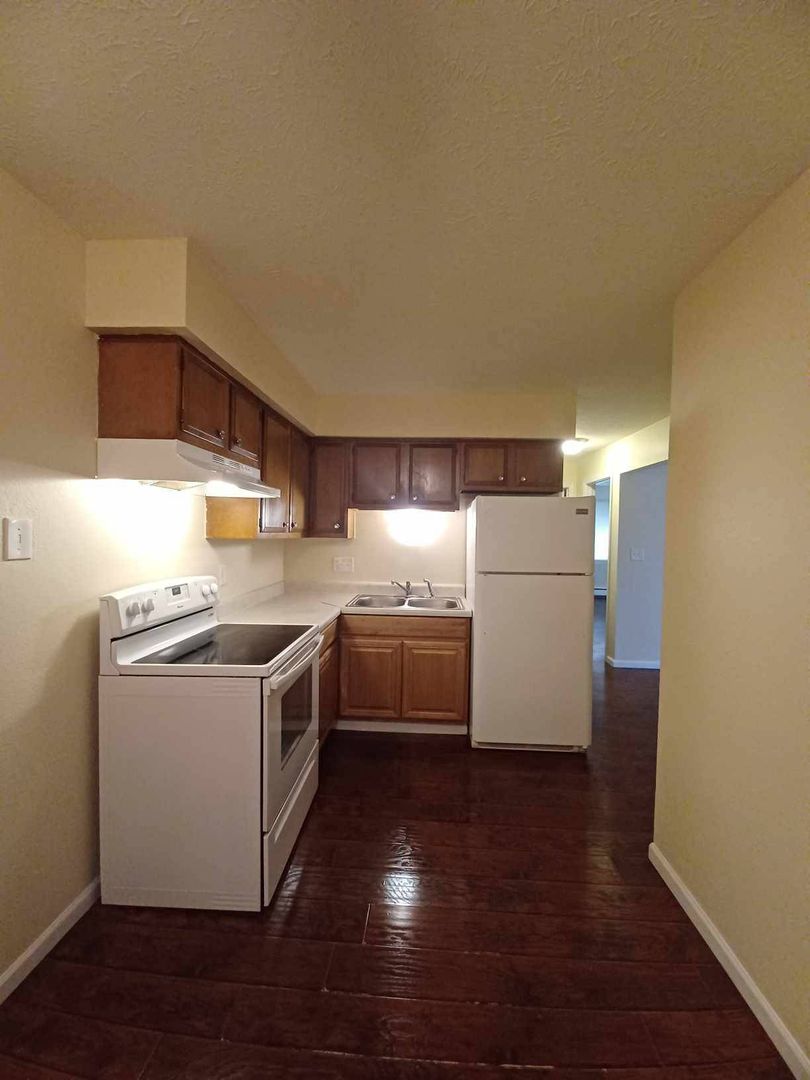 Rockford Apartment: 3124 Meriday Ln