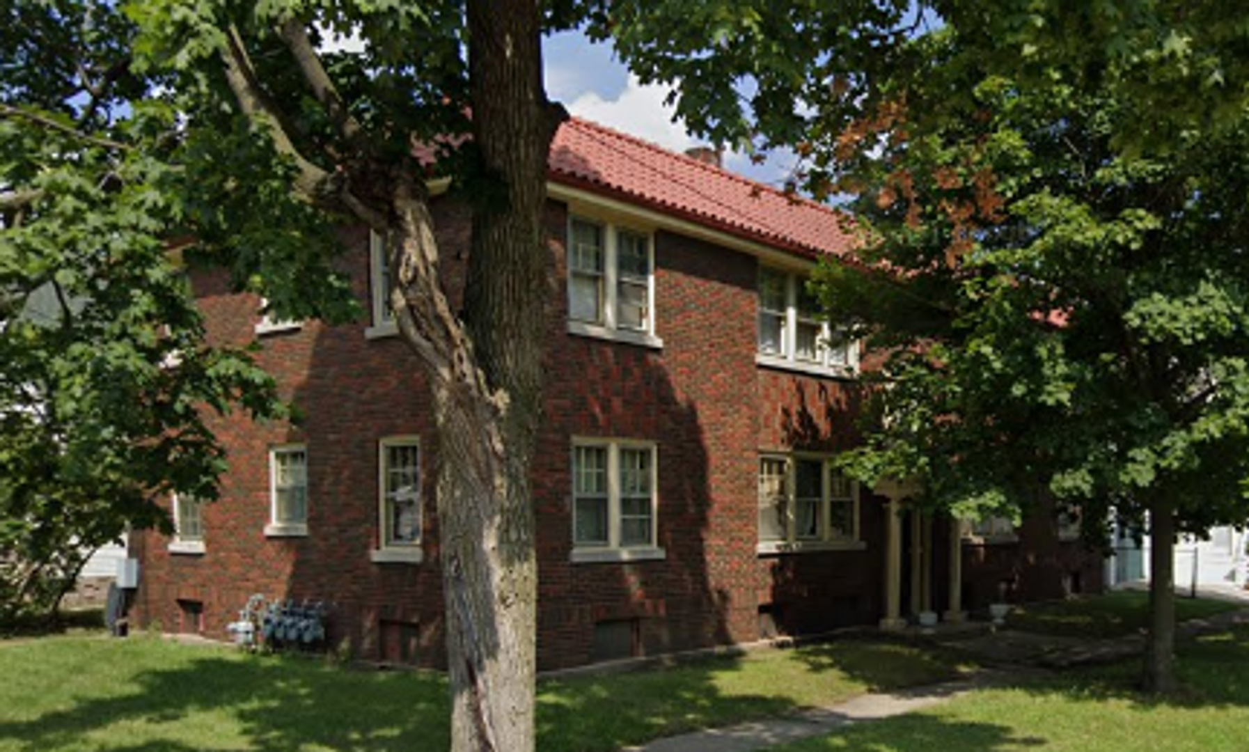 Rockford Apartment: 1319-21 12th St