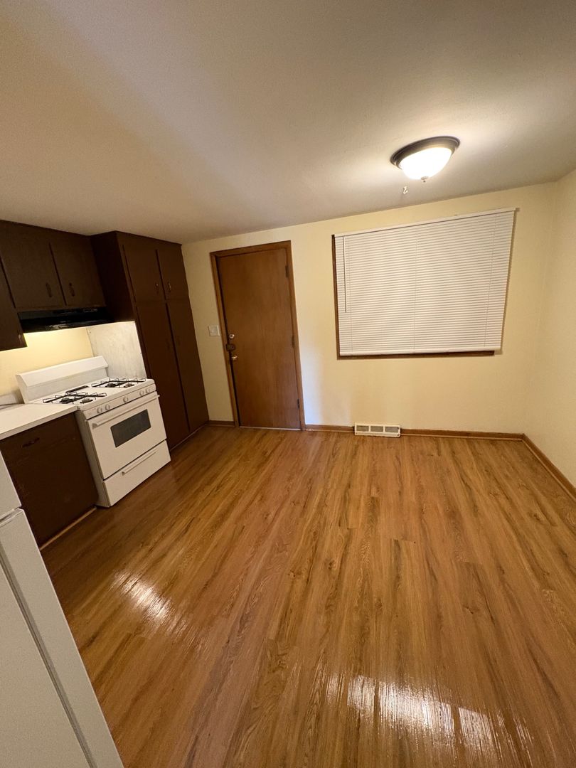 Rockford Apartment: 3902-3912 15th Ave