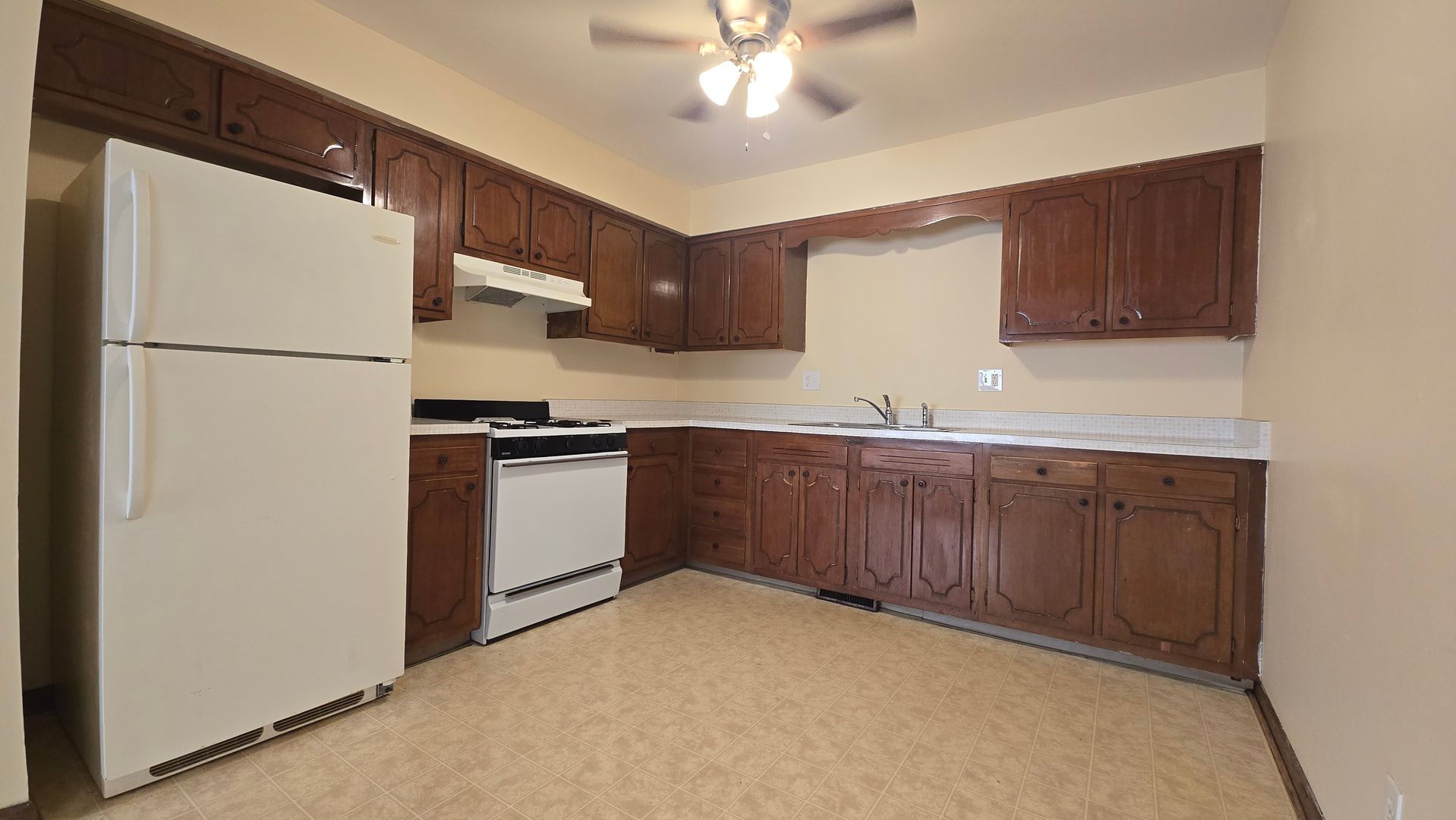 Rockford Apartment: 607 N 2nd St