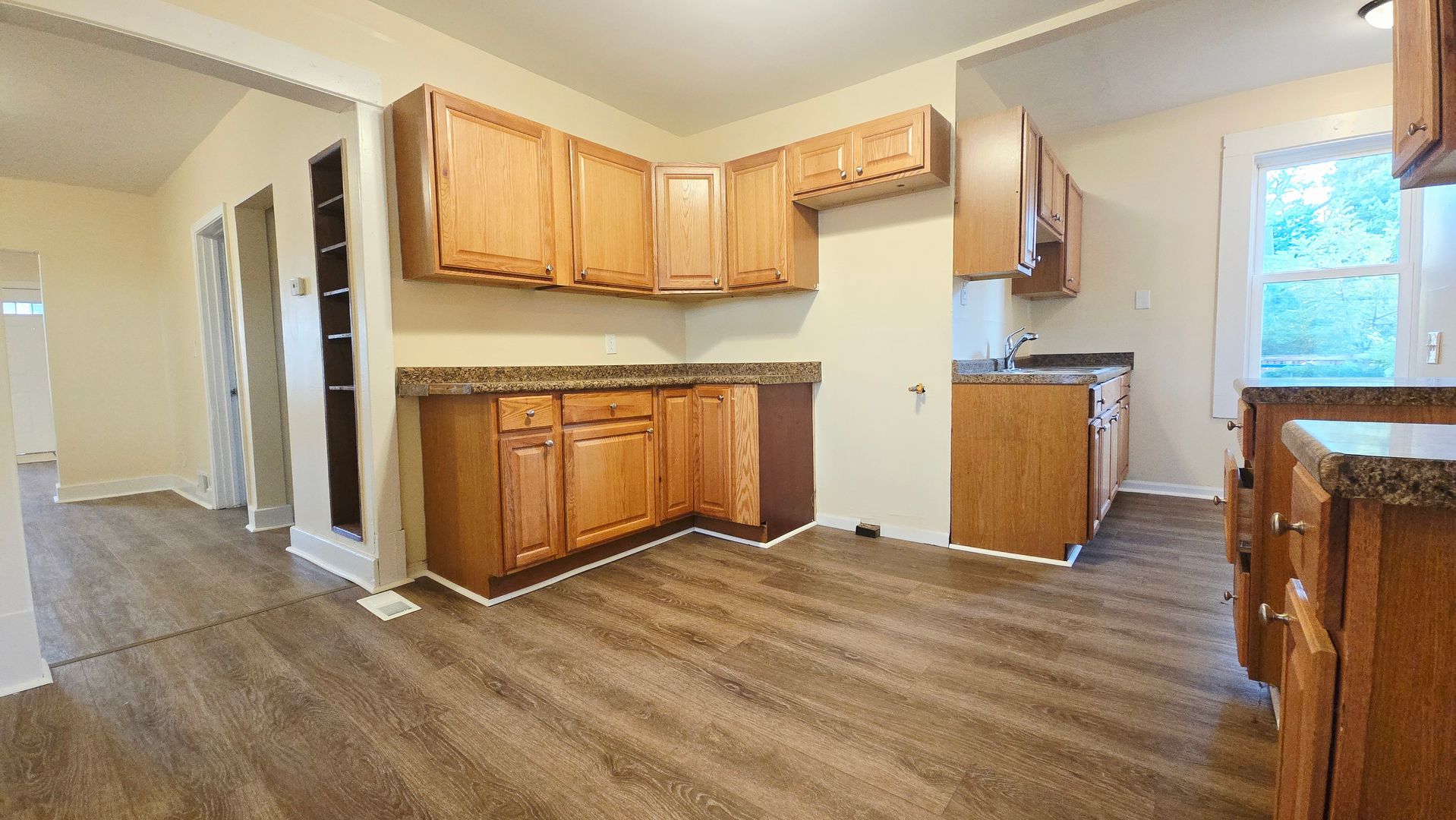 Rockford House: 1322 S 6th St