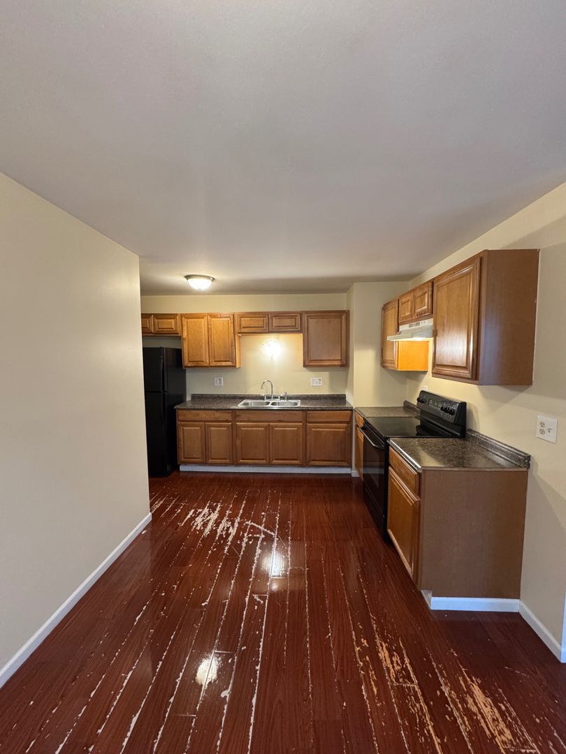 Rockford Apartment: 3303 Sun Valley Terrace