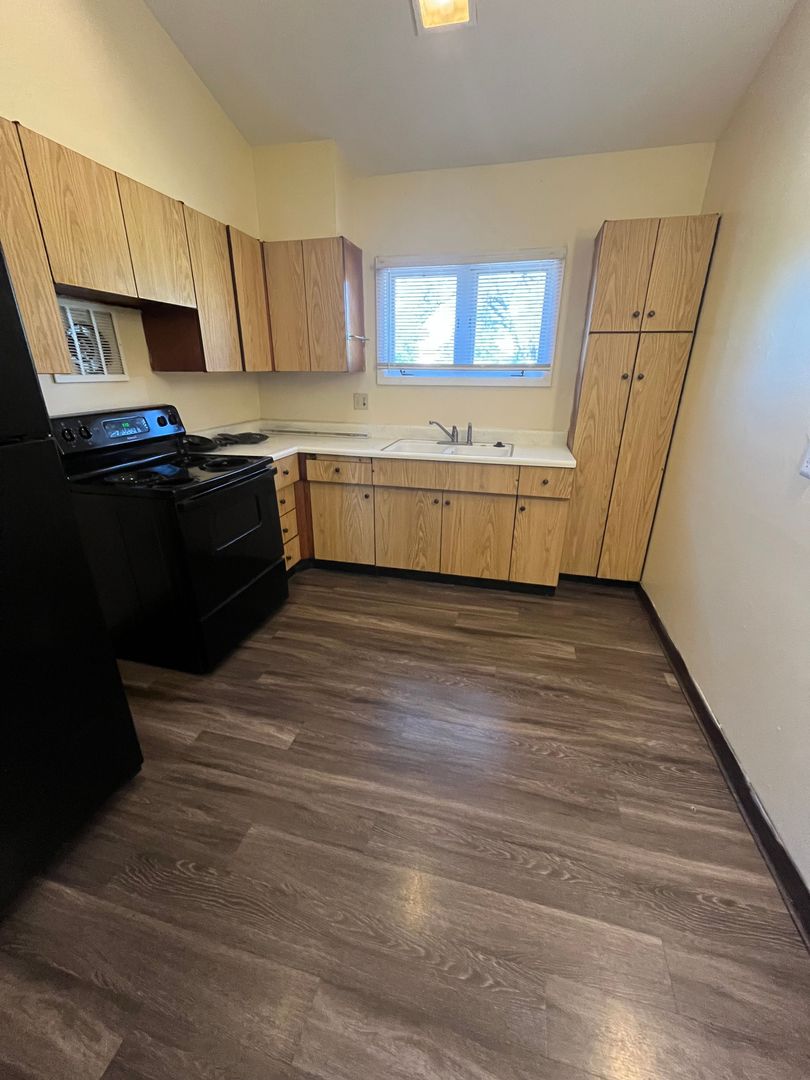 Rantoul Apartment: 701-749 Cantonment Ave