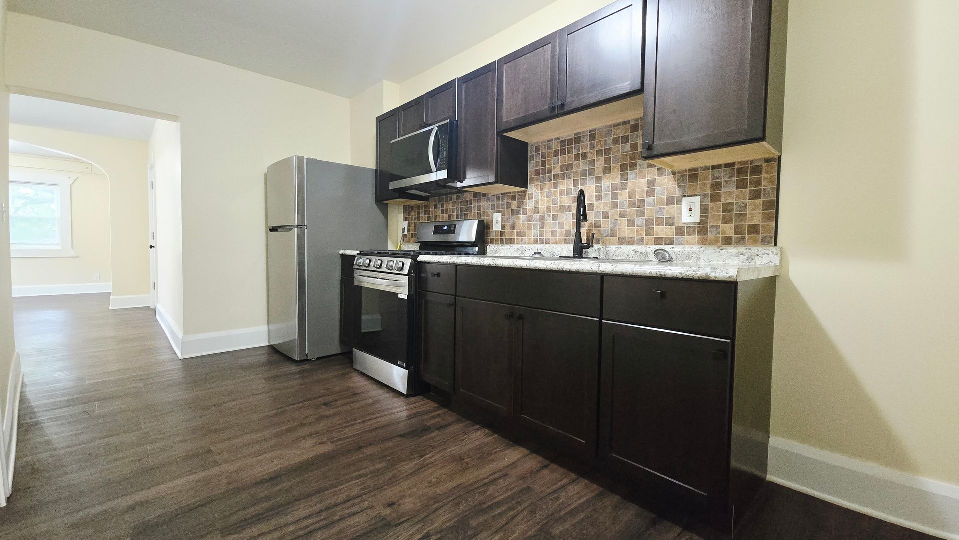 Rockford Apartment: 2123-25 7th St