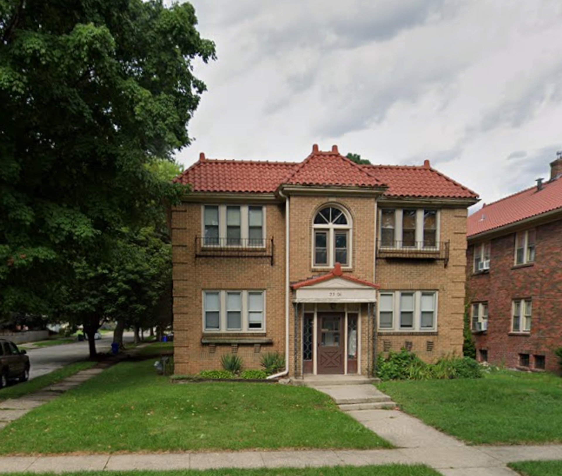 Rockford Apartment: 2306 Melrose St