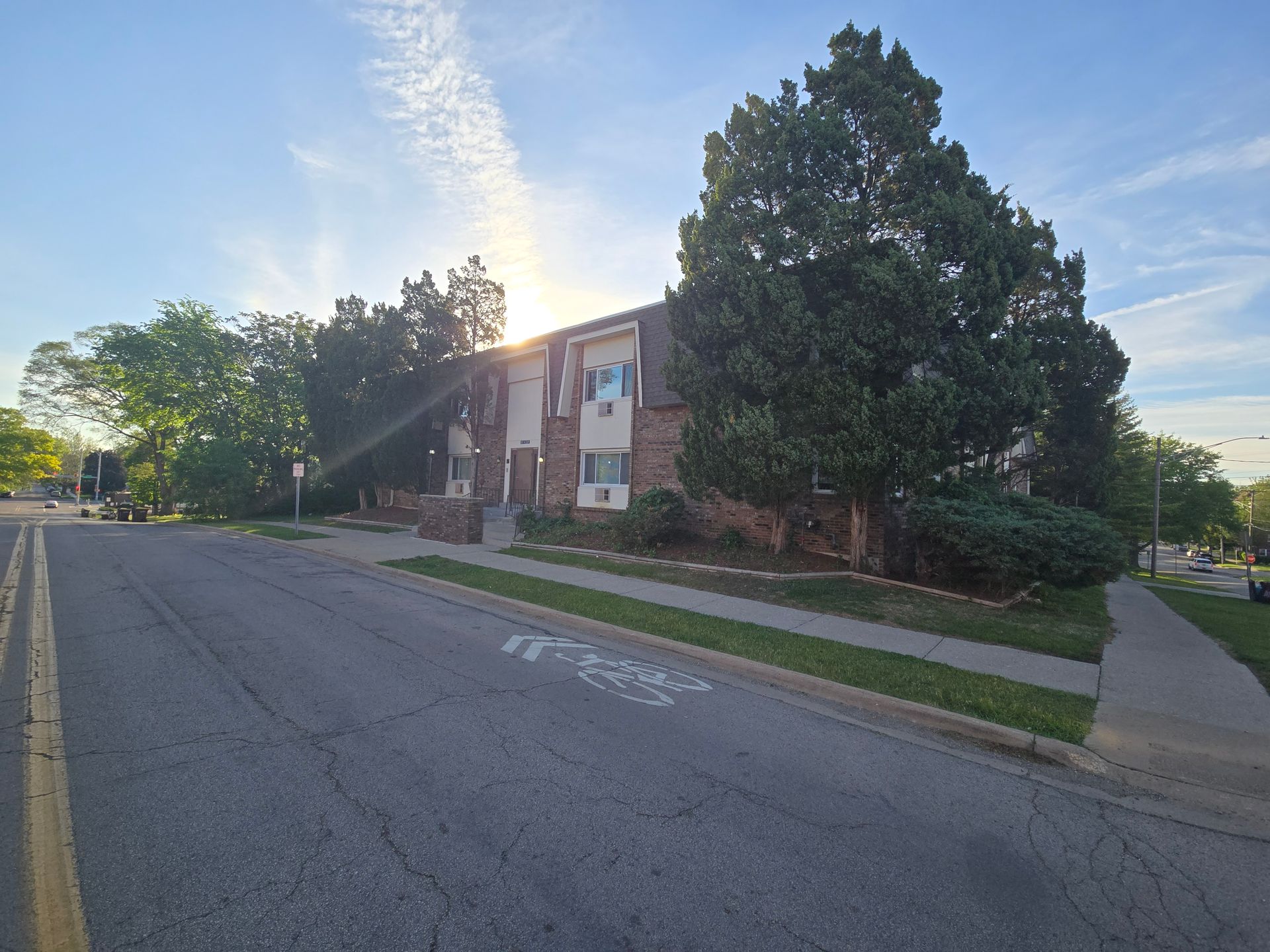 Rockford Apartment: 805 N Court St