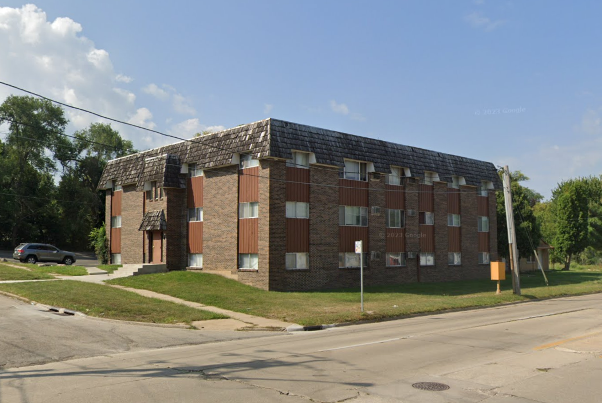 Rockford Apartment: 1118 Furman St