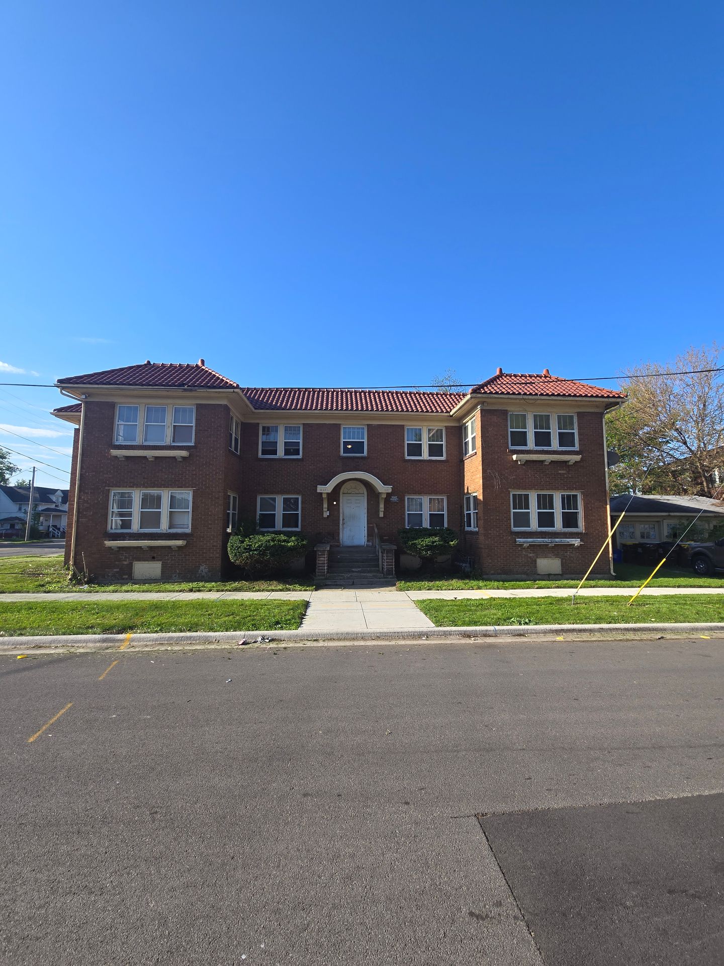 Rockford Apartment: 1531-1533 12th Ave