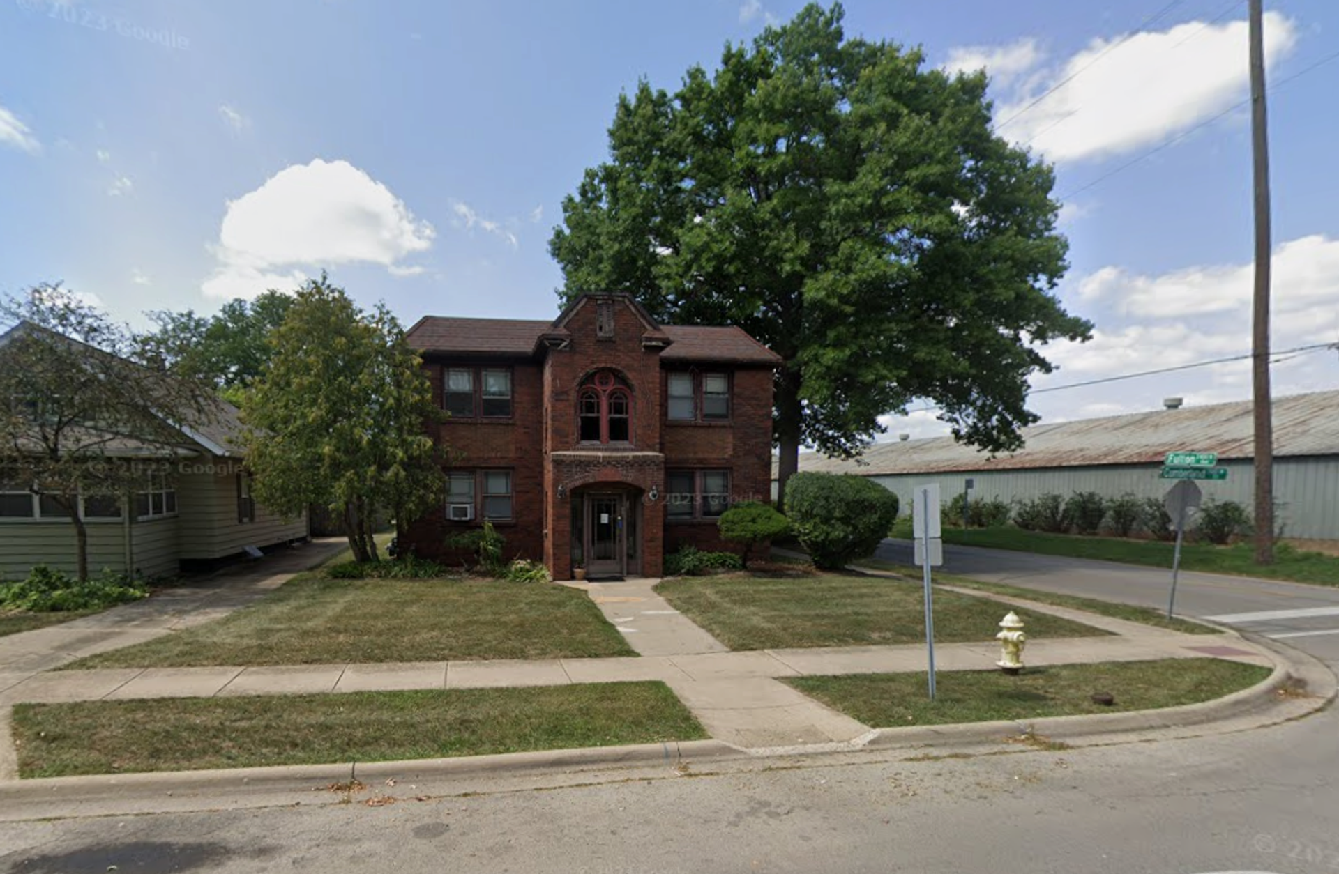Rockford Apartment: 2324 Cumberland St