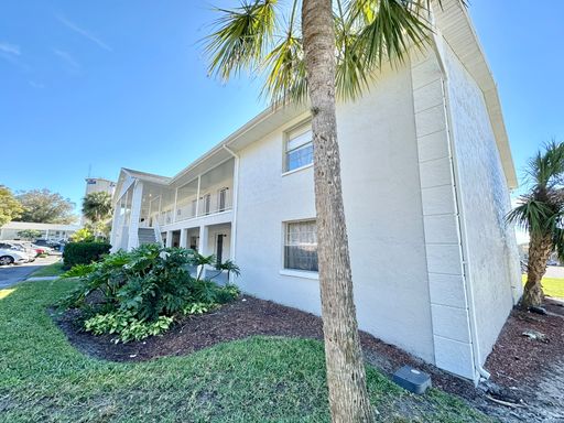 Townview Apartments - 2 BR Apartments Available – photo 1