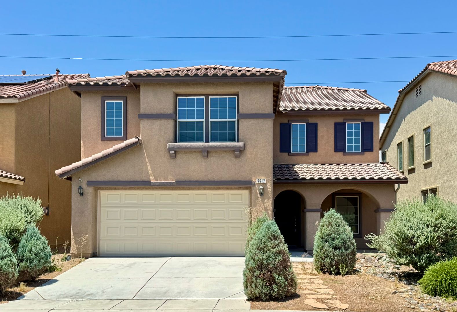 N. Las Vegas House: 5517 Roans Prairie Street