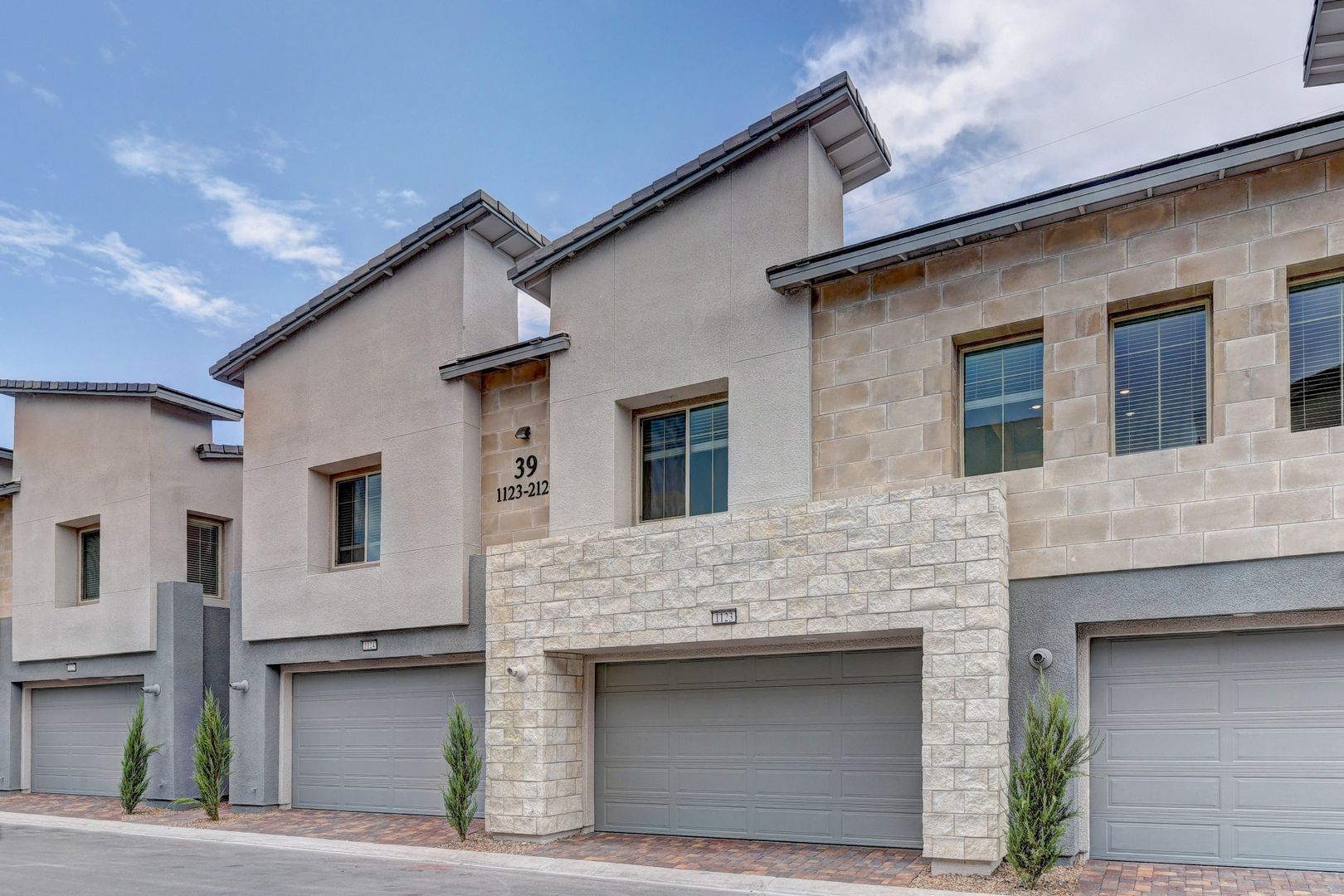 Las Vegas House: 600 N Carriage Hill Dr #1123