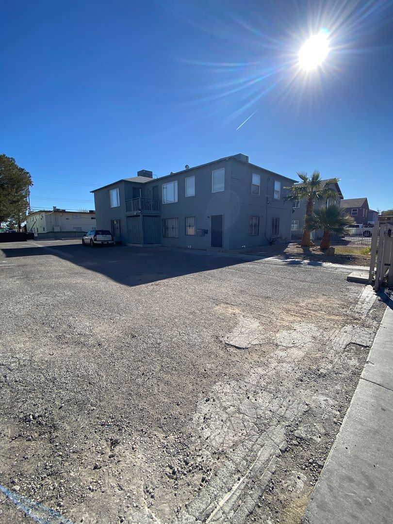 Las Vegas Apartment: 1711 Santa Paula dr