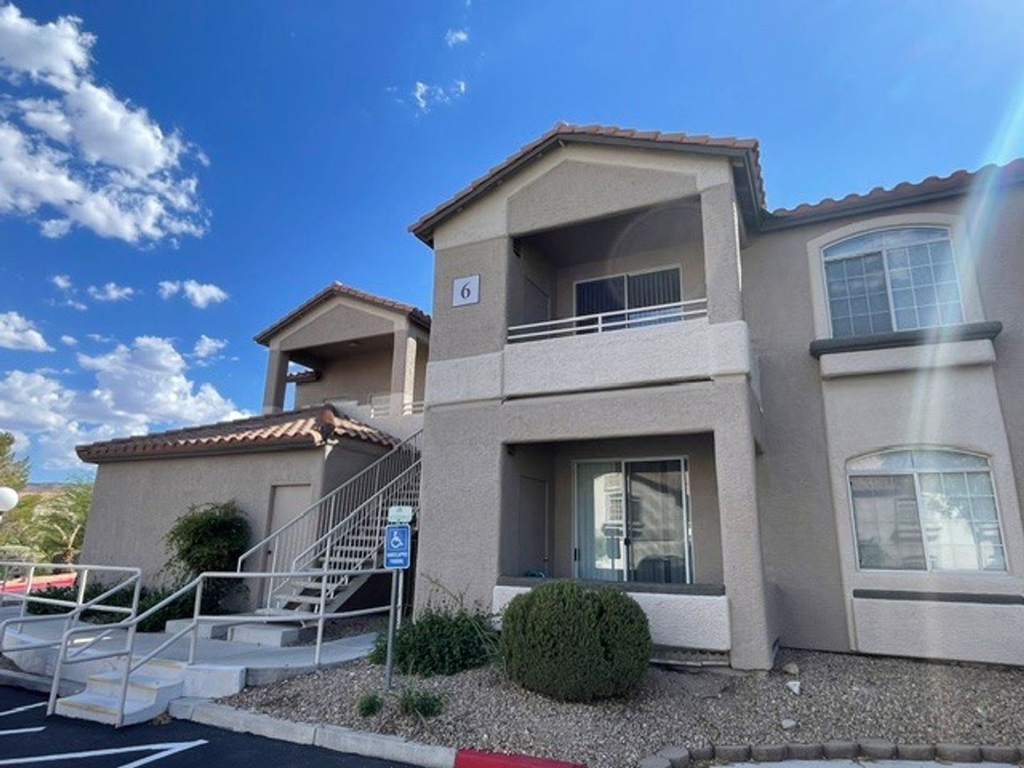 Henderson House: 75 N. Valle Verde Dr. #625