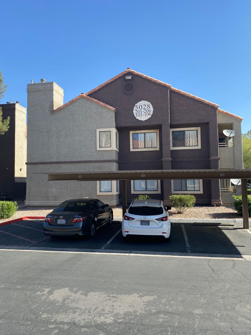 Las Vegas House: 5028 South Rainbow blvd #102