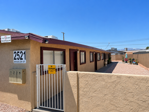 2521 Bassler St #3! 2 Bed / 1 Bath! Limited Time Move in Special! – photo 1