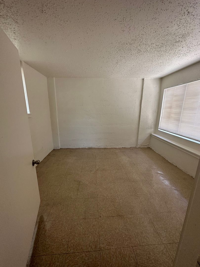 Las Vegas House: 4899 East Owens Ave