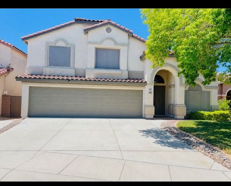 AMERICANA Property Mgmt - Remodeled 2 story - 5 beds with pool in the NorthWest – photo 1