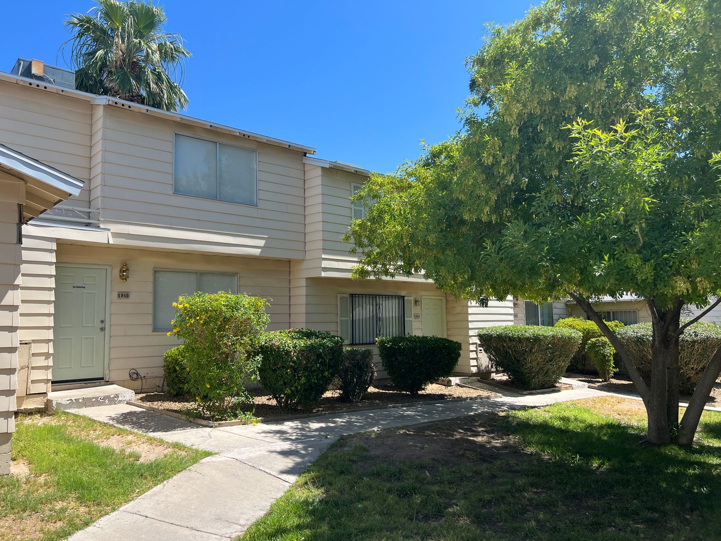 Las Vegas Townhome: 4940 Larkspur St