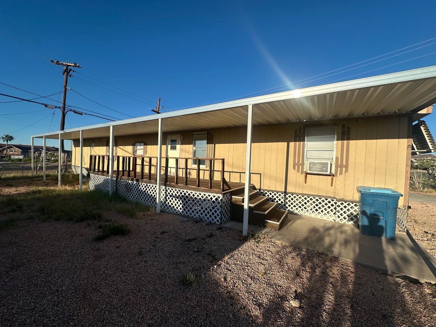 Henderson House: 201 Shoshone Lane