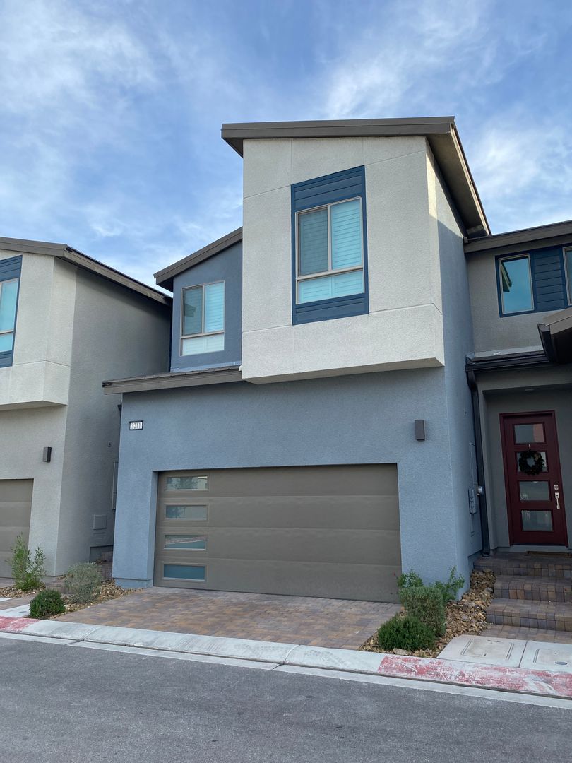 Henderson House: 3211 Centano ave