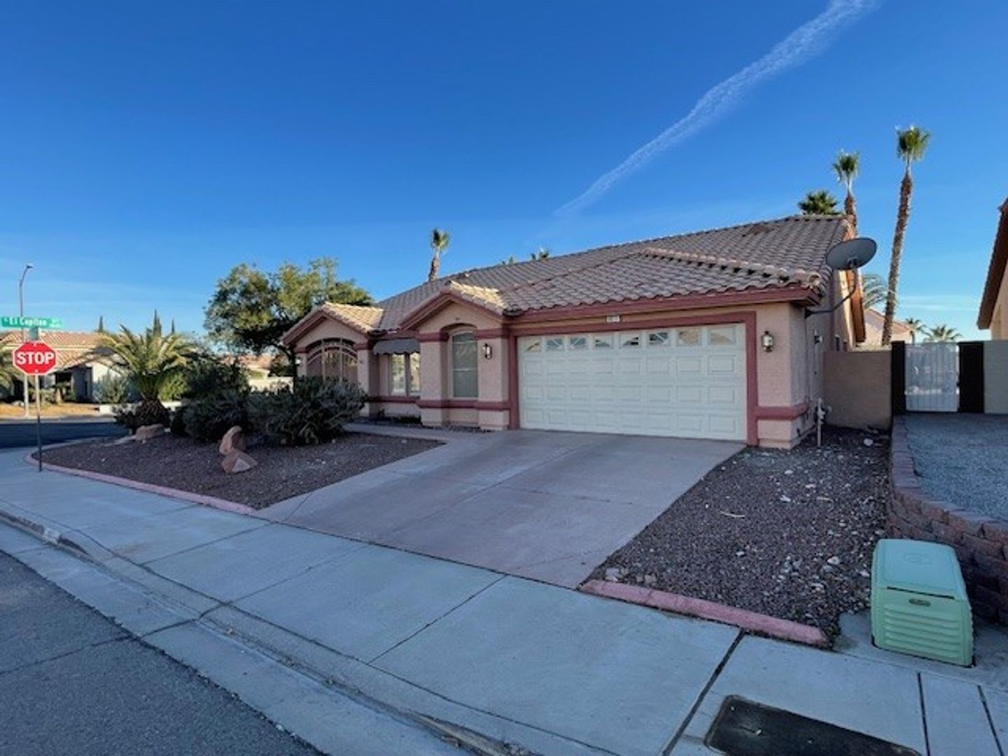 Las Vegas House: 9011 W Viking Rd
