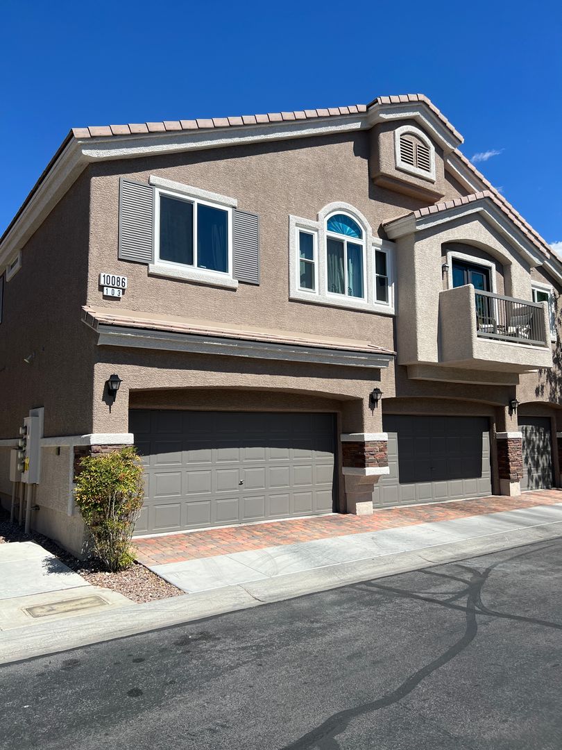 Las Vegas Townhome: 10086 Aspen Rose St # 103