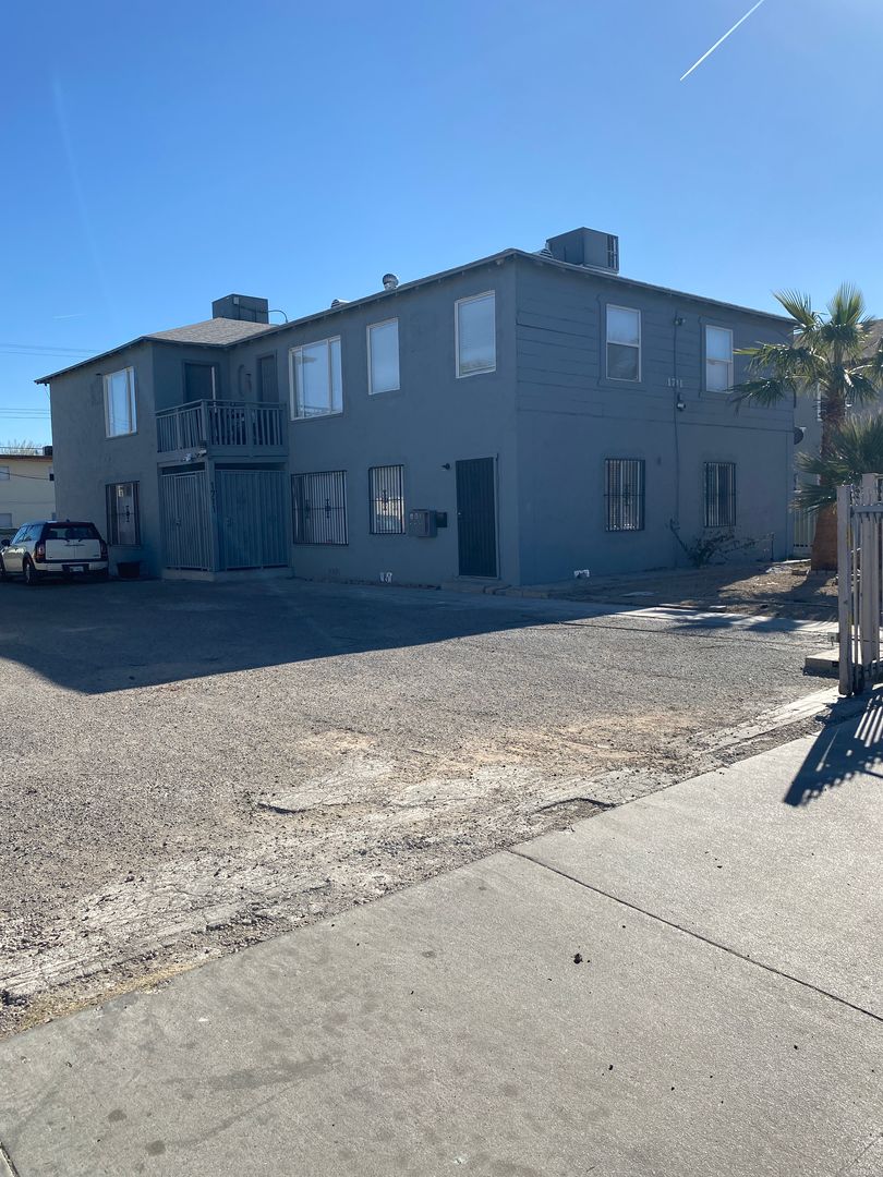 Las Vegas Apartment: 1711 Santa Paula dr