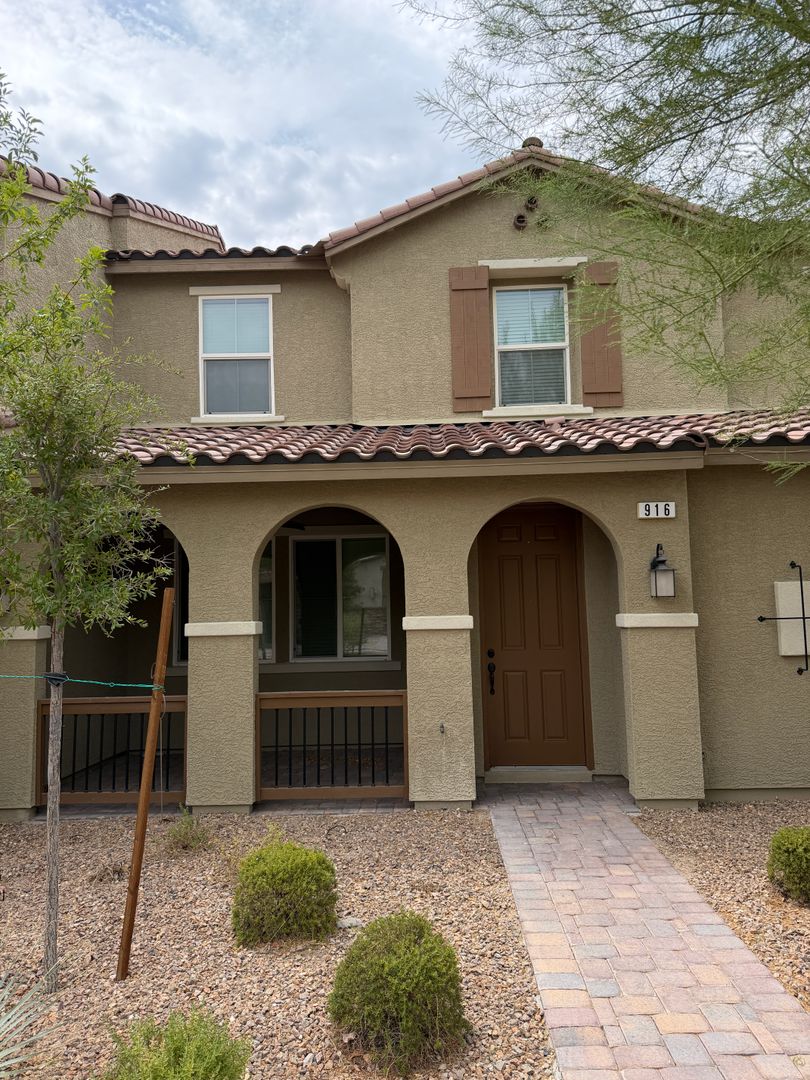 North Las Vegas House: 916 Riggs Flats ave