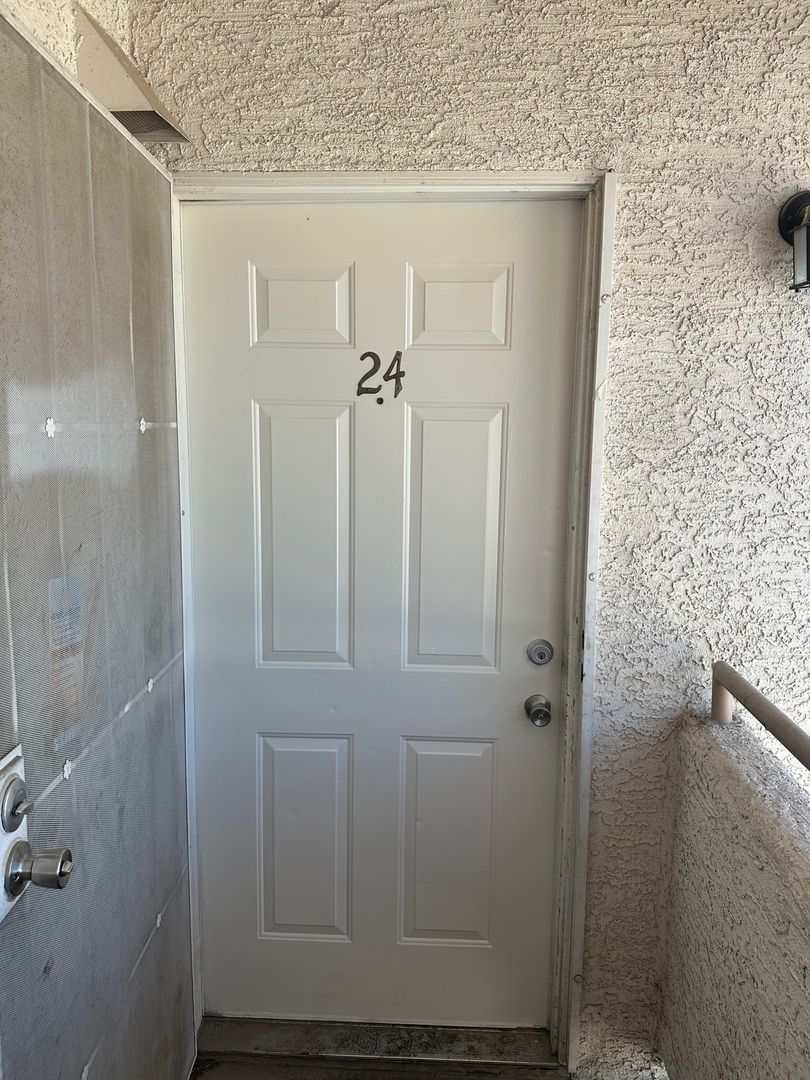 Las Vegas Apartment: 3990 E Carey Ave