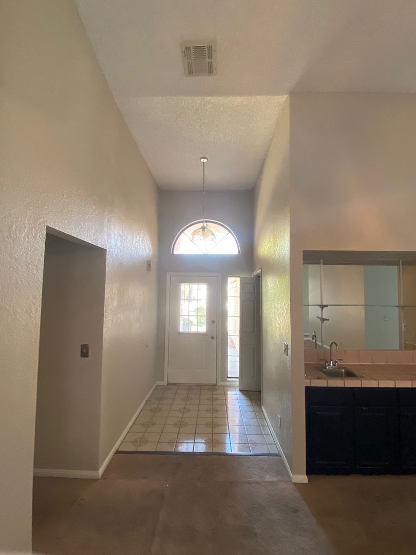 Las Vegas House: 5709 Palma Del Sol