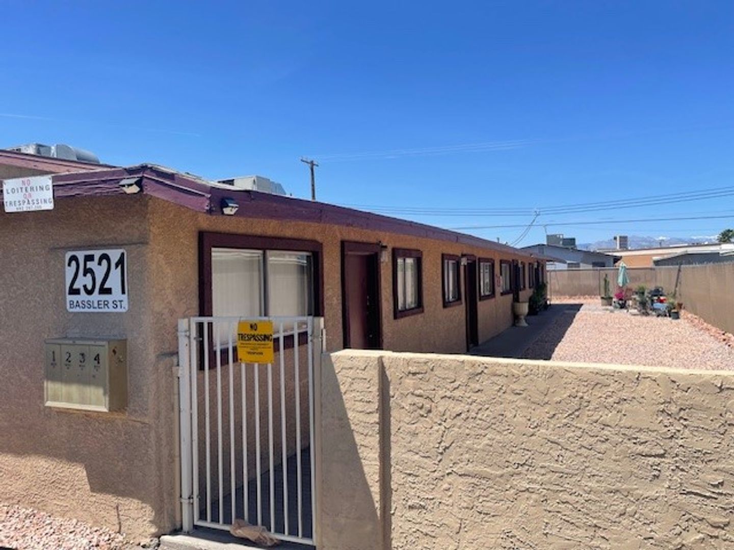 North Las Vegas Apartment: 2521 Bassler St