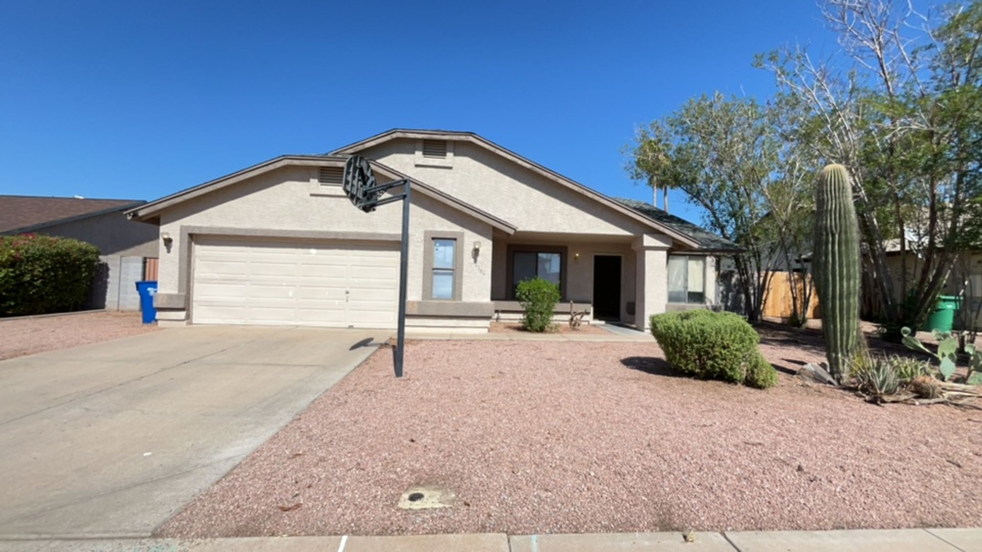 Mesa House: 5004 E Dartmouth St