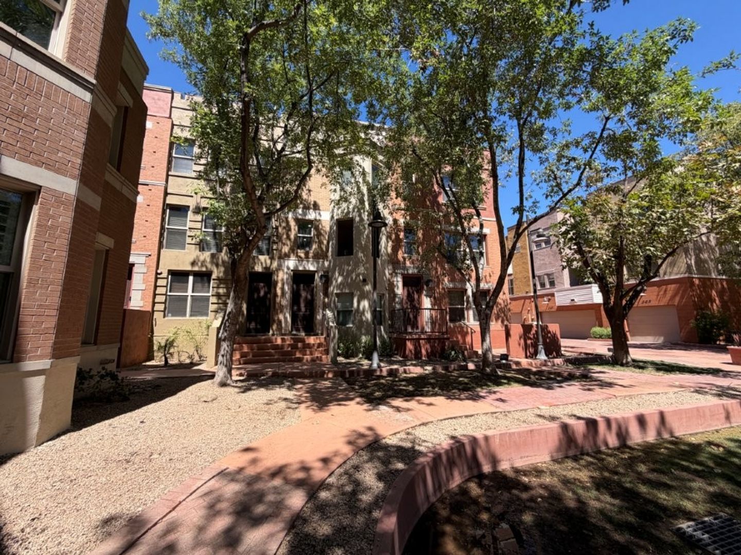 Tempe Townhome: 555 W 6th St