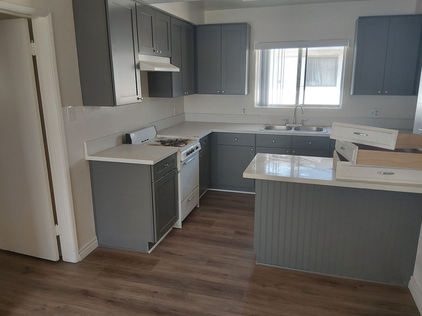South Gate Apartment: 9214 San Luis Avenue