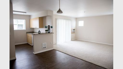 Move in Special ~ $100 off Monthly on 12 Month! – photo 1