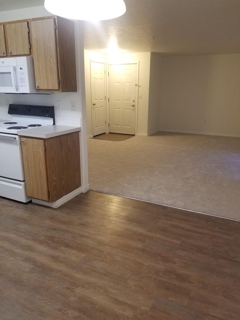 Spokane Valley Apartment: 2405 N. Cherry