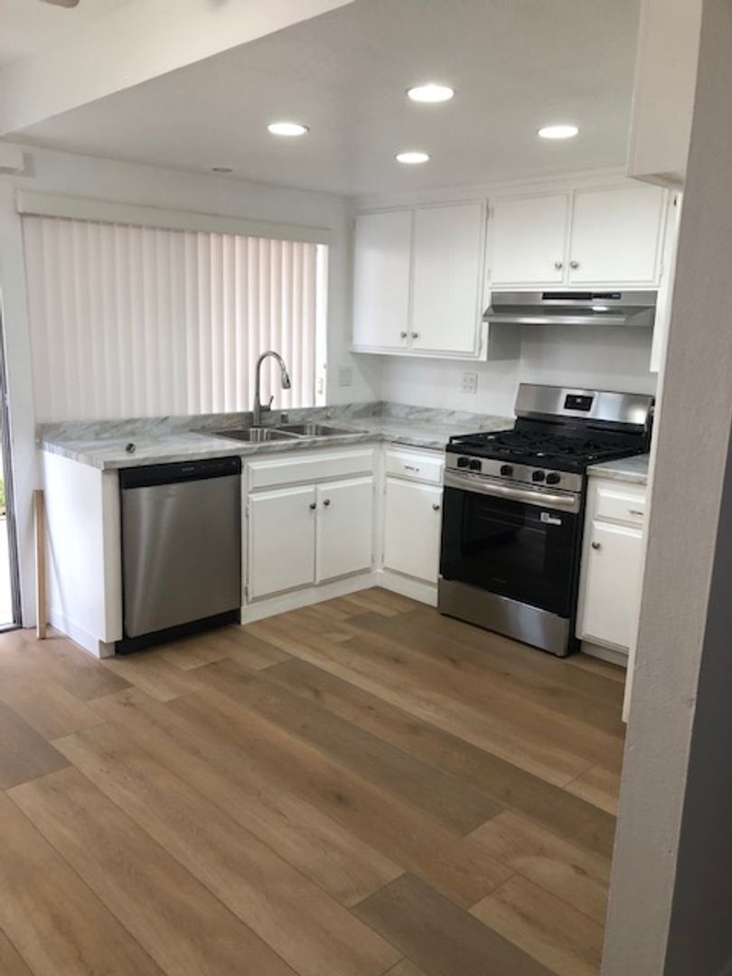 SANTA ANA Apartment: 3725 S. GOLDEN WEST AVENUE
